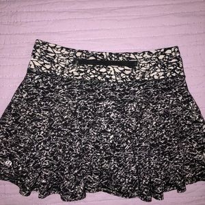 Lululemon size 2 skirt